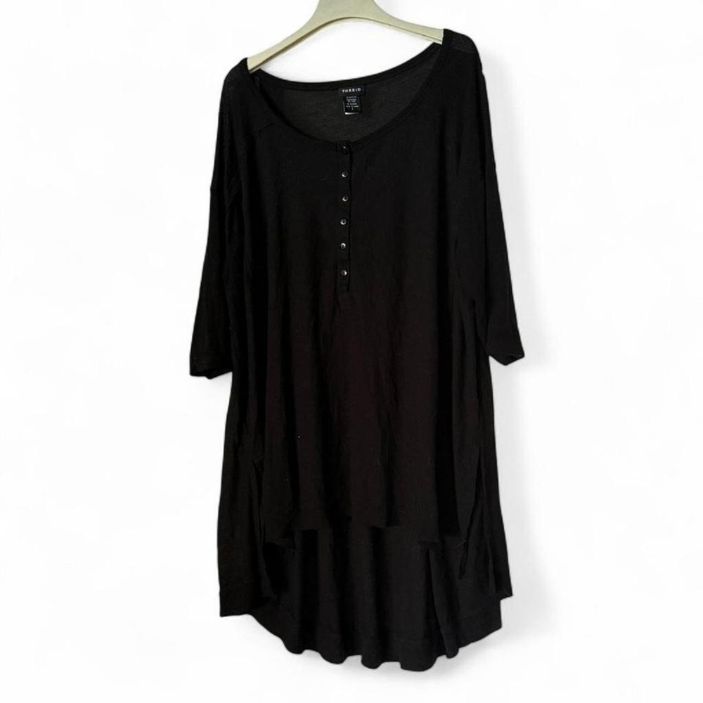 Black‎ Torrid ruffle hem top Size 1